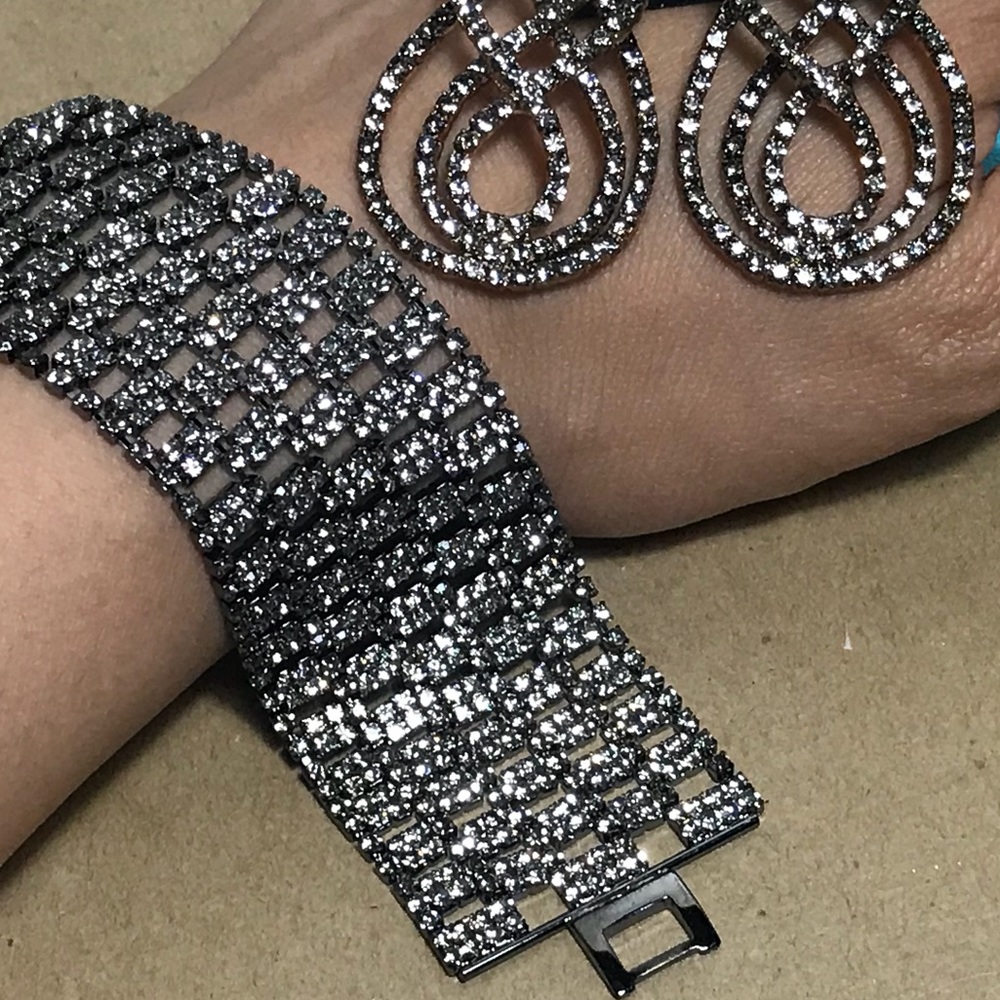 📣Stone Bracelet- Gorgeous & Luxurious 📣